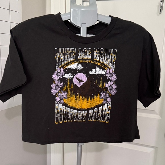 Country Roads Graphic Dark Gray Crop Top - Picture 1 of 7